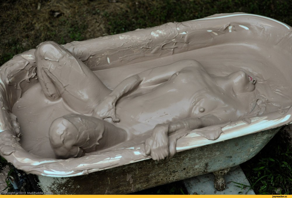 Голые тёлки в застывшем бетоне