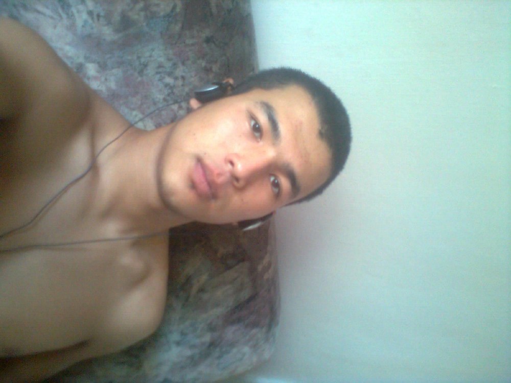 Молодые парни с волосатым членом