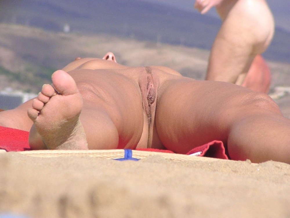 Красивые влагалища на пляже