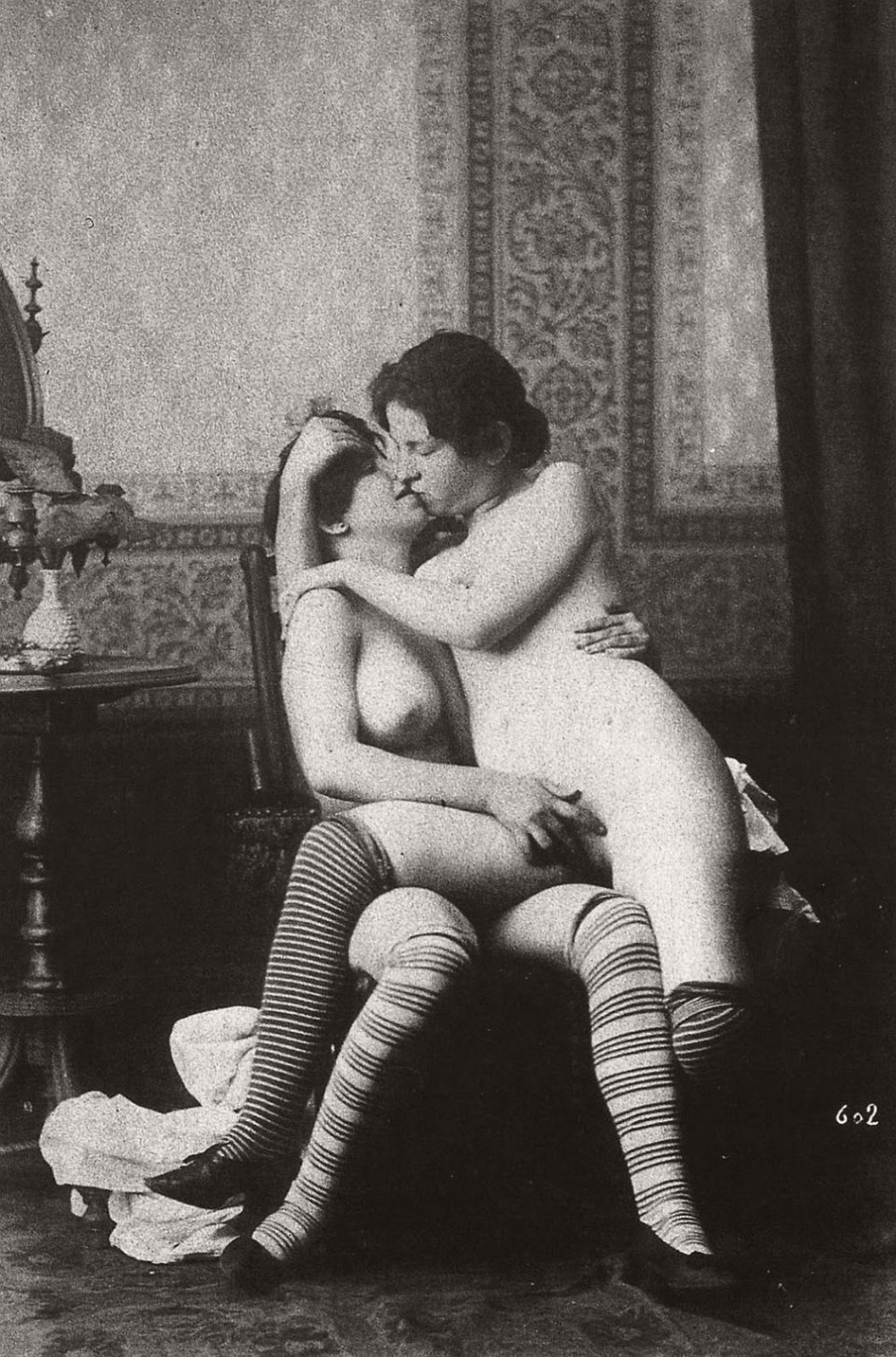 Первые эротические снимки