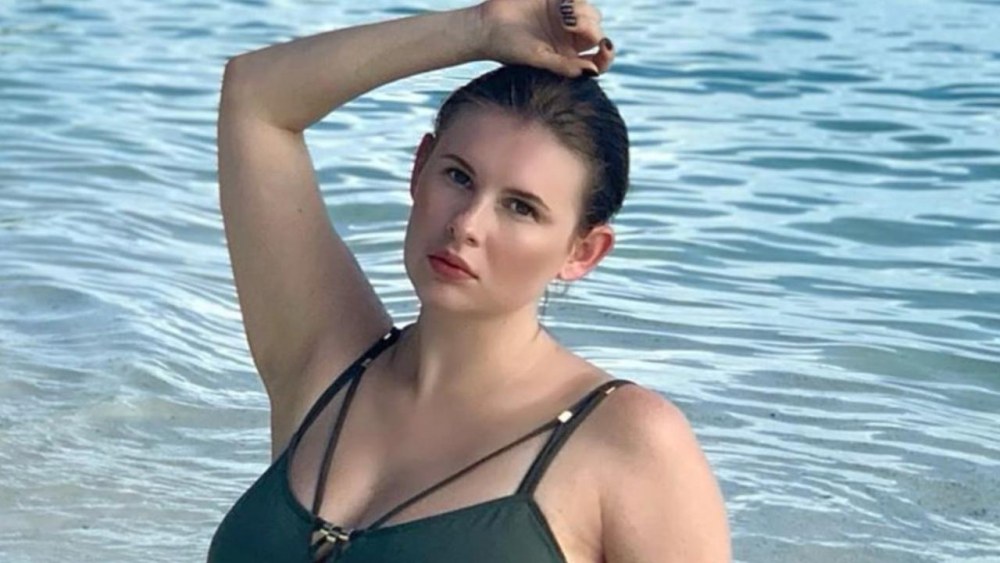 Анна Цукатова кот голая