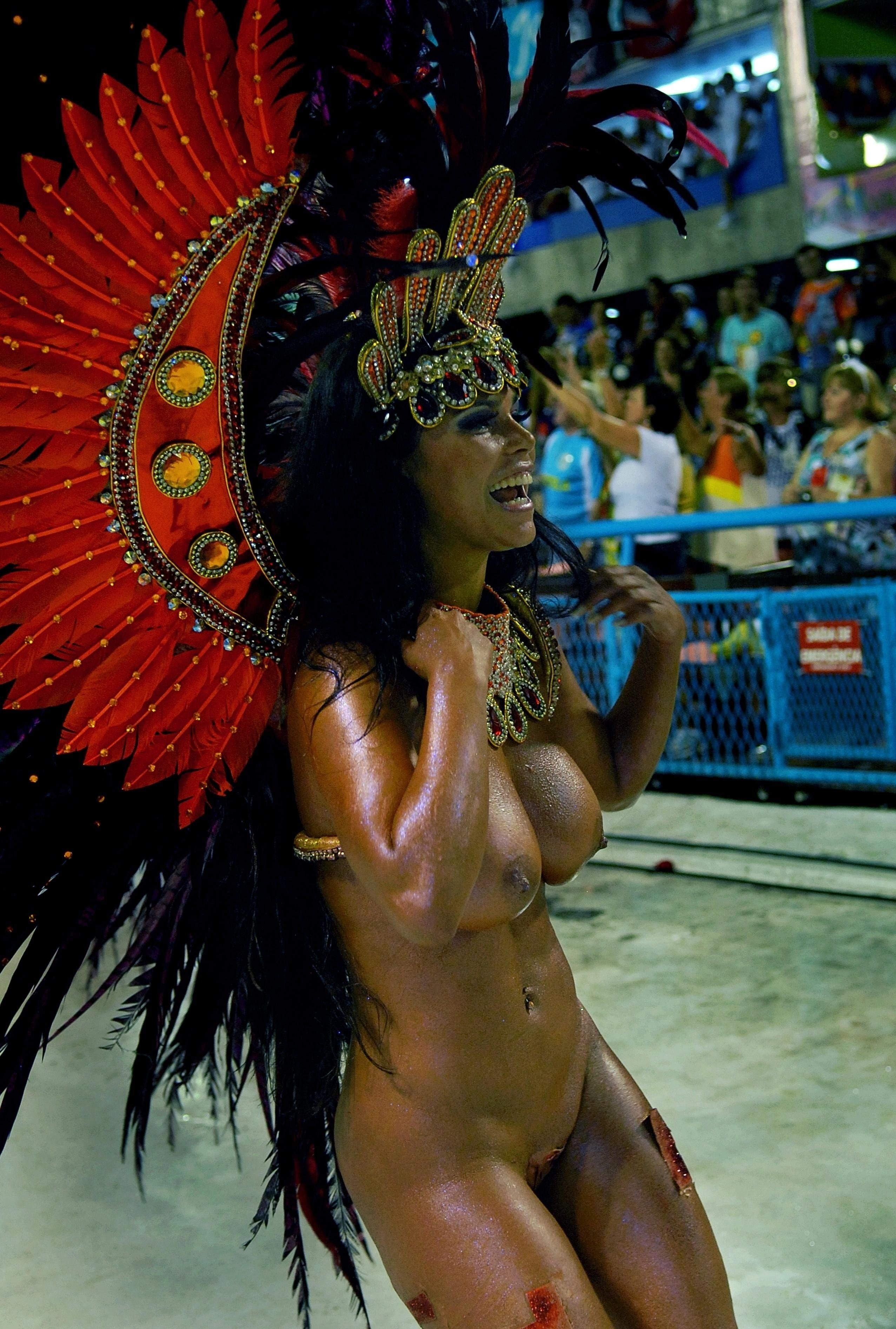 смотреть бразильский карнавал с голыми фото 98