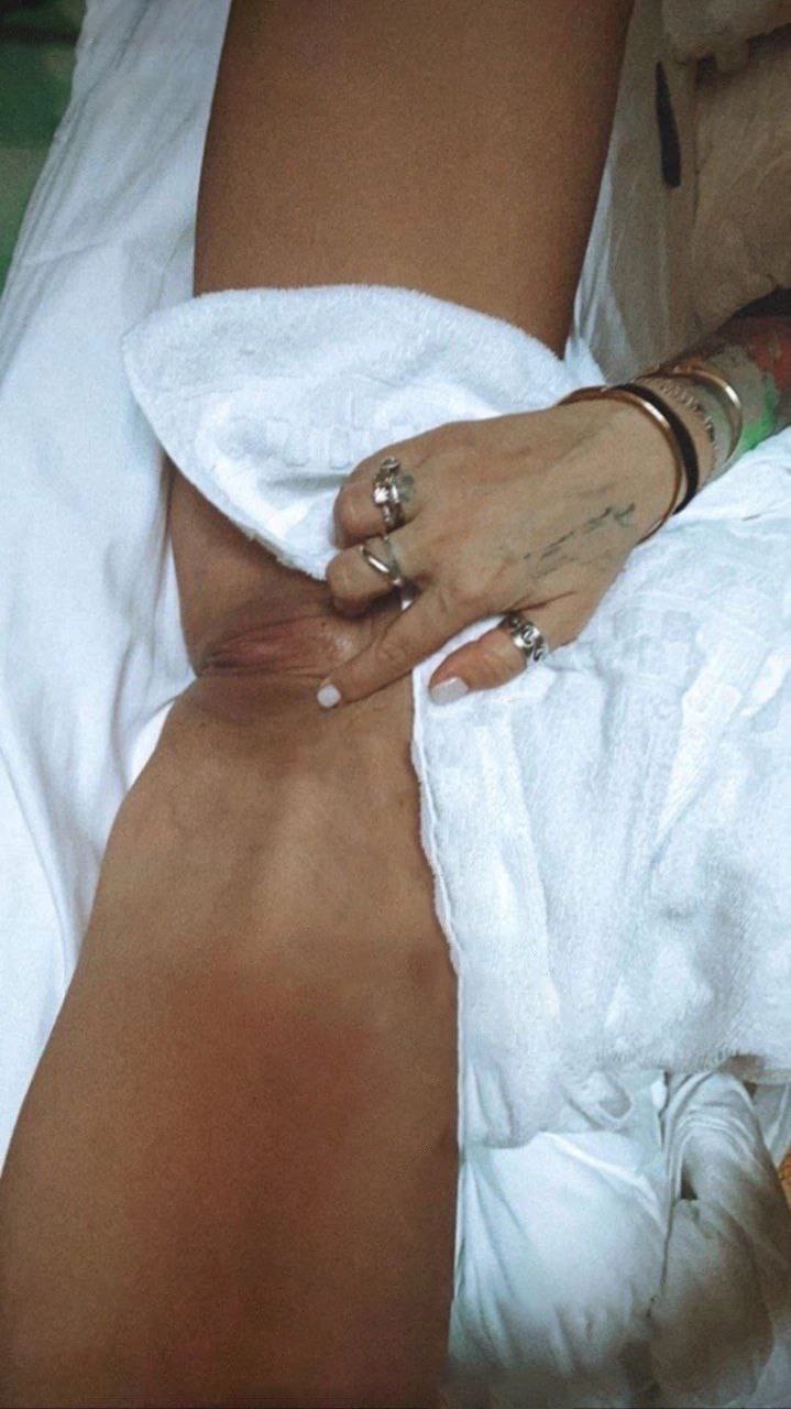 Айза Анохина показала