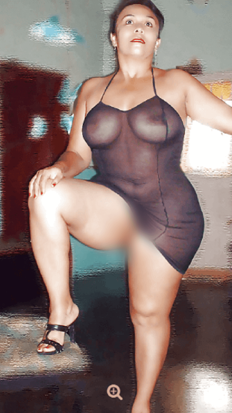 Милф с большими бедрами