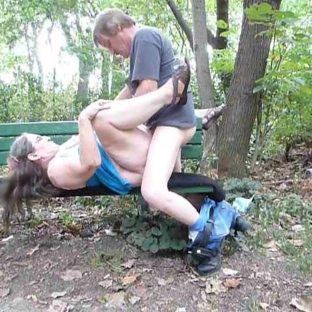 Ебля пьяных баб в парке