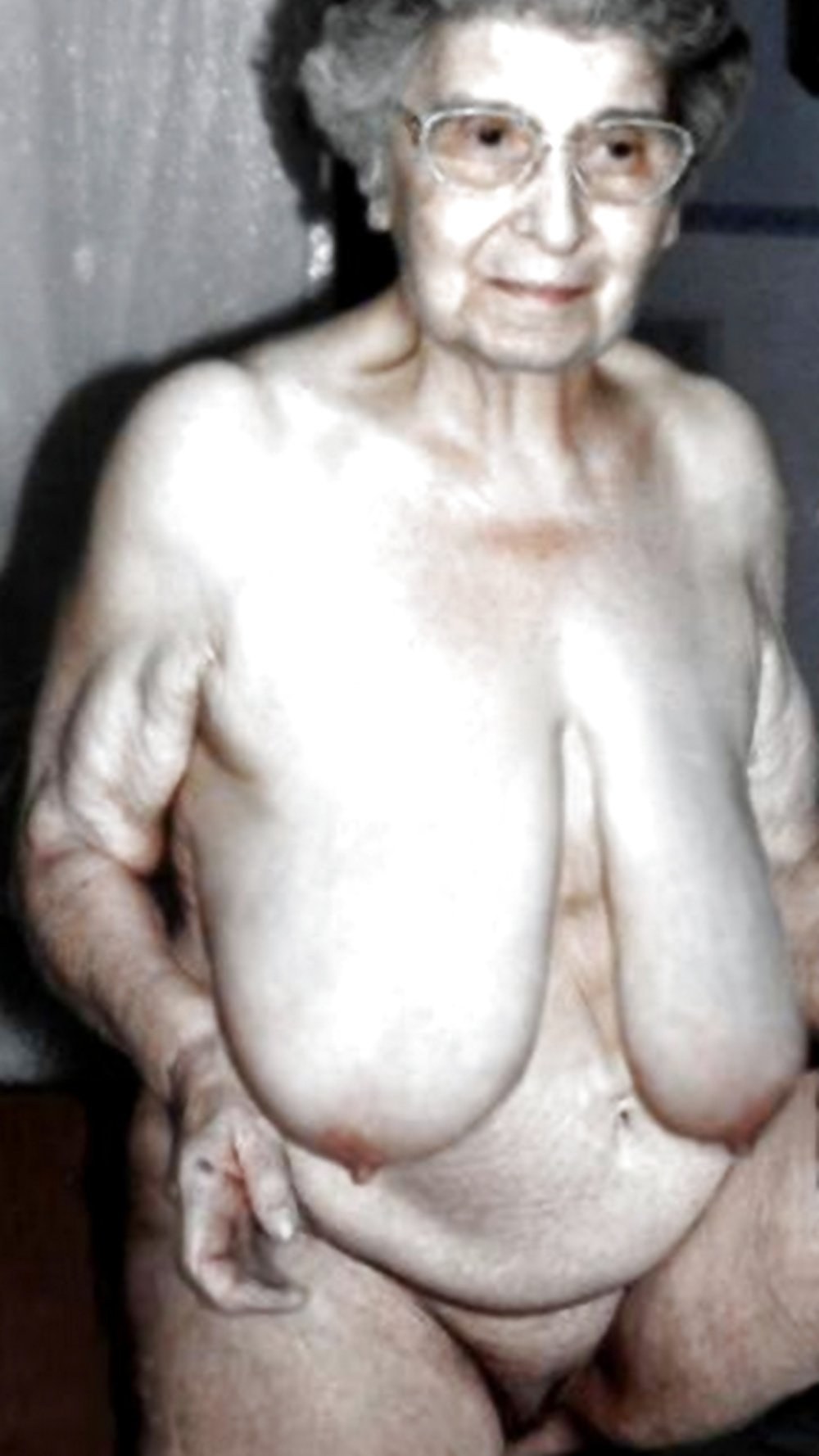 Маленькая грудь старух