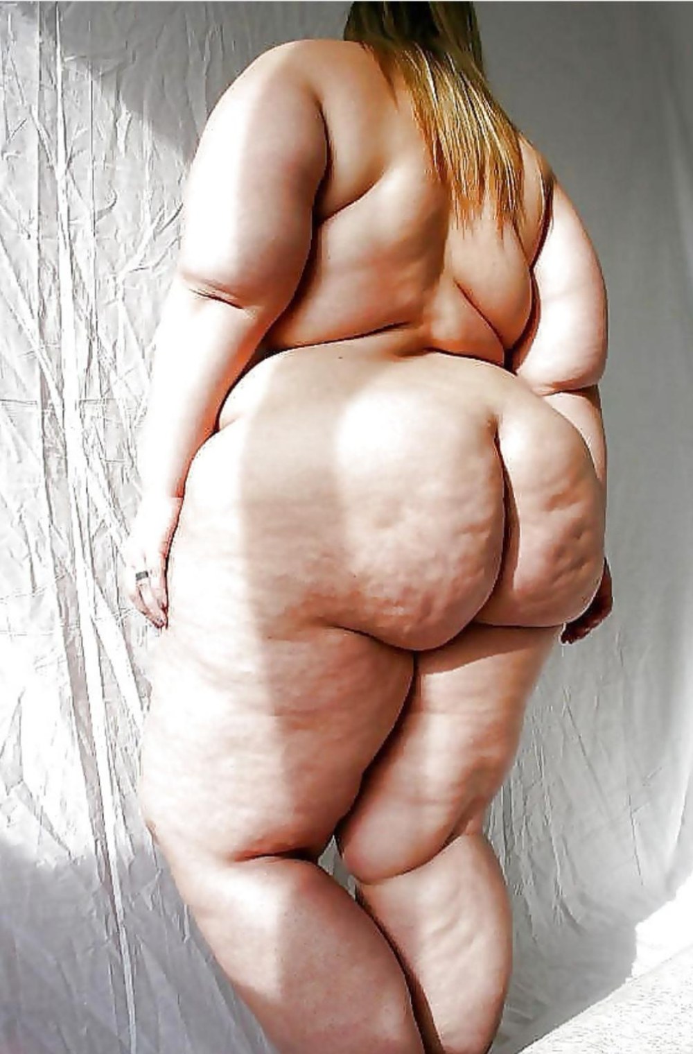 Толстые целлюлитные ляжки