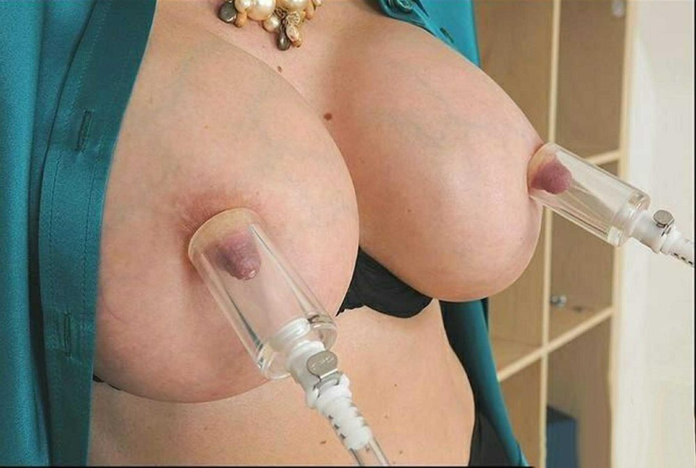 Дойка молока из Сисек бдсм