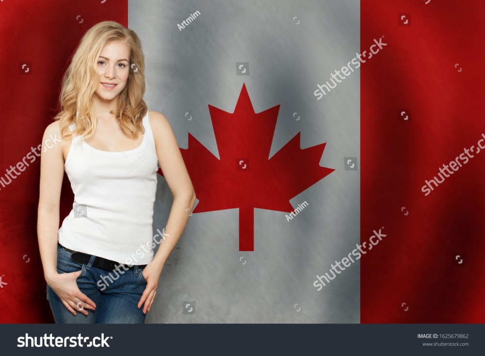 Жирная девушка на фоне канадского флага
