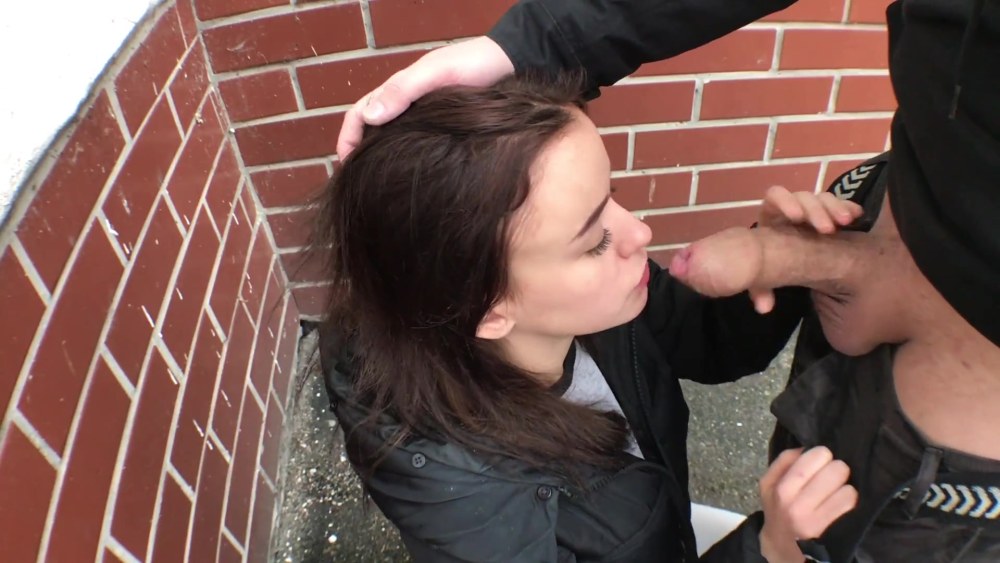 Мур Стар отсосала гопнику