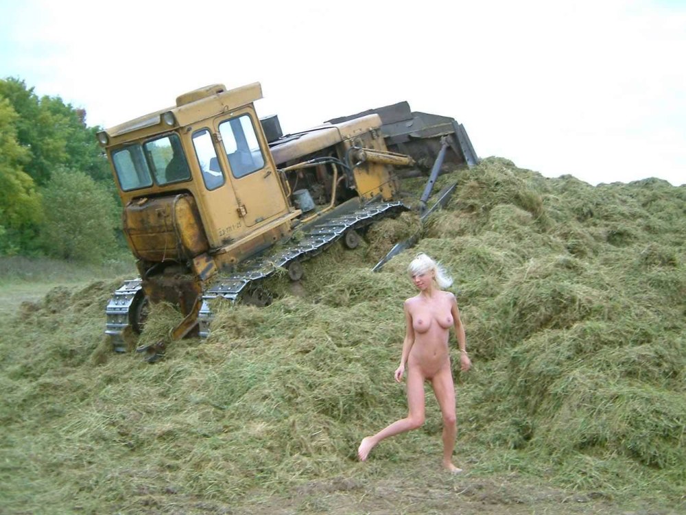 Картинки голые на сенокосе