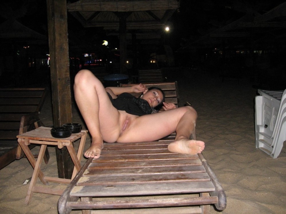 Пьяные девушки без трусов