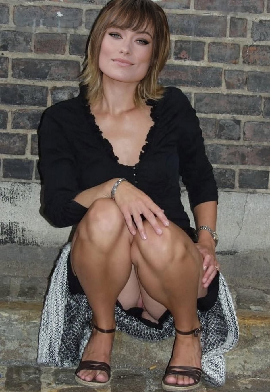 Upskirt зрелая Любительское +brunette