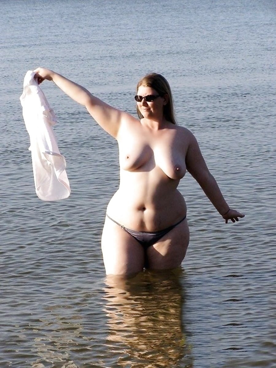 Голые толстушки на море купаются - порно фото nordwestspb.ru