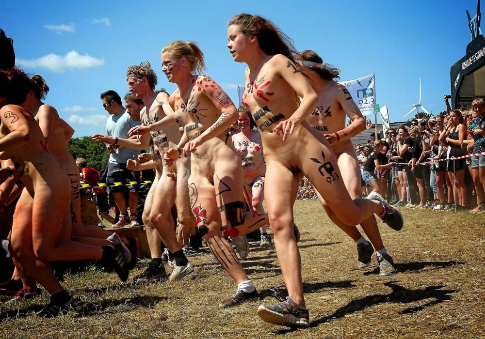 Соревнования голых девушек (58 фото) - секс фото