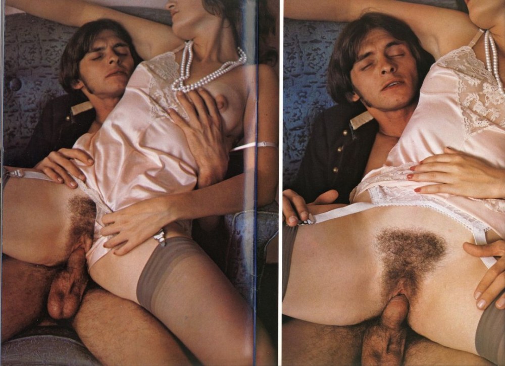 Ретро в носках голышом