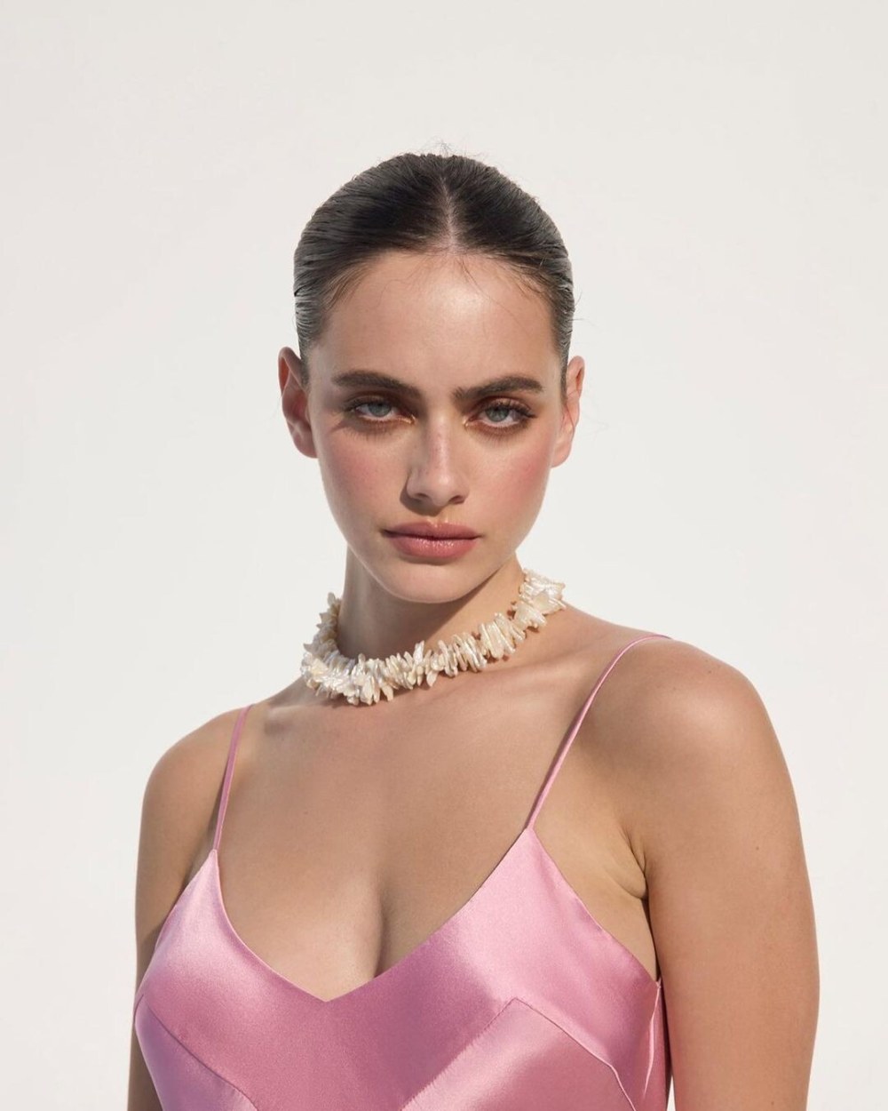 Яэль Шелбиа голая грудь