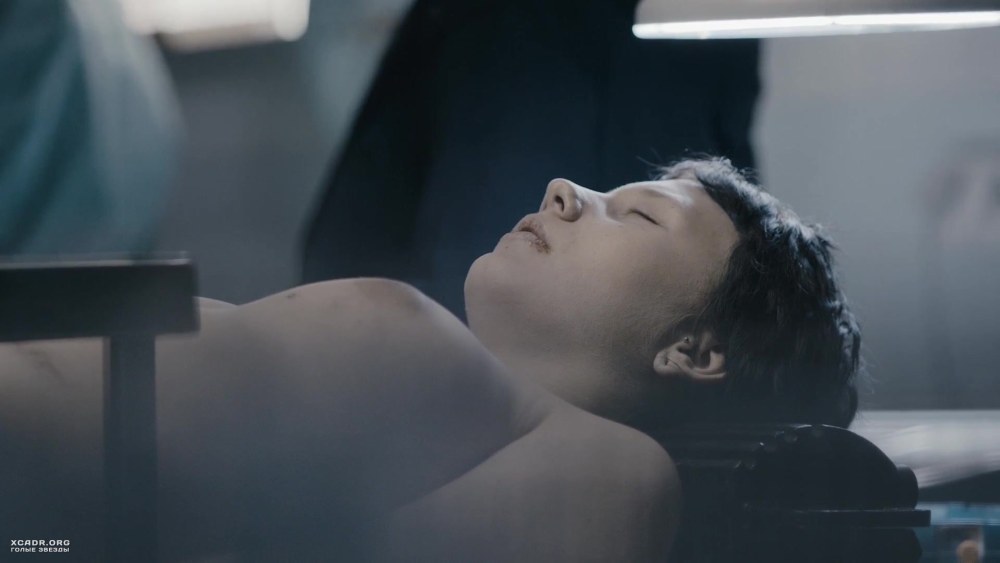 Голые красотки в морге