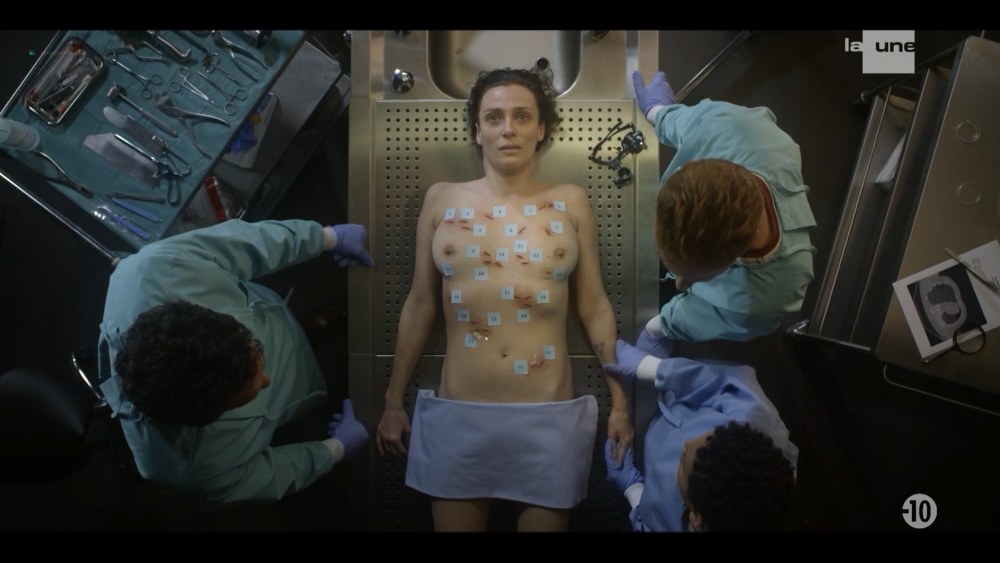 Голые Сиси девочки в морге