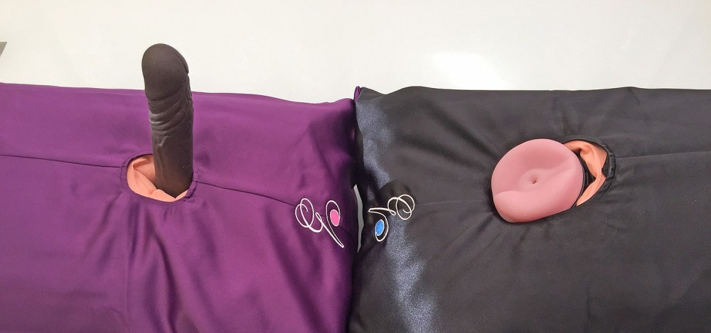 Порнографическая подушка