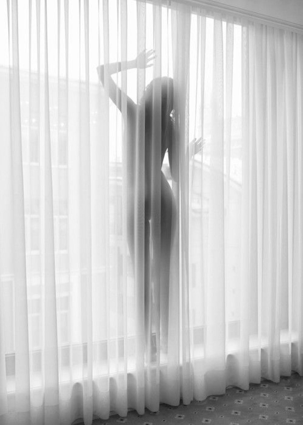 Голая штора занавеска