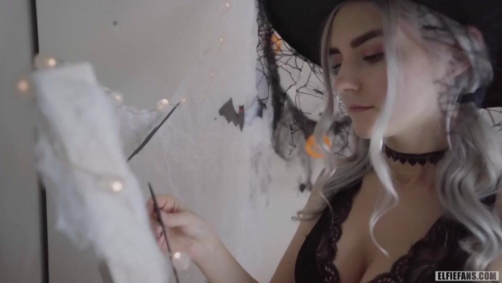 Ева Элфи ведьма