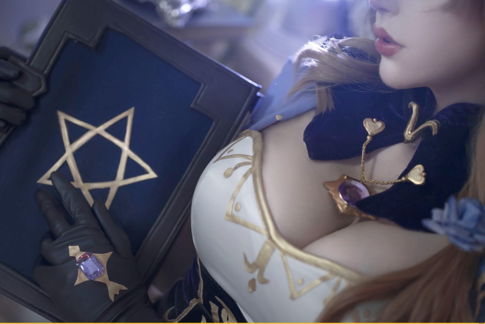 Saya Fox Cosplay Геншин