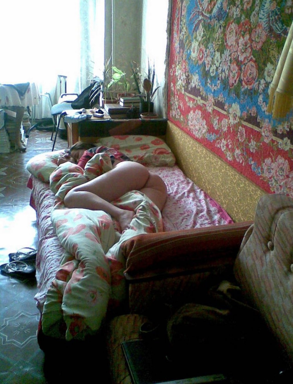 Подсмотрено в комнате частное